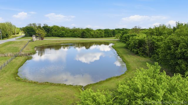 1956 E 172nd Street S, Mounds, OK 74047