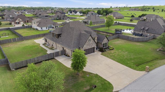 1956 E 172nd Street S, Mounds, OK 74047