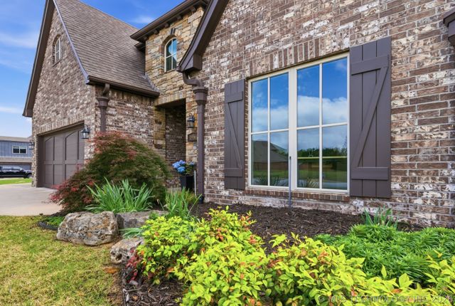 1956 E 172nd Street S, Mounds, OK 74047