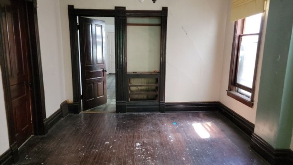 Image 3 of property listing at 5751 S Carpenter Street, Chicago, IL 60621