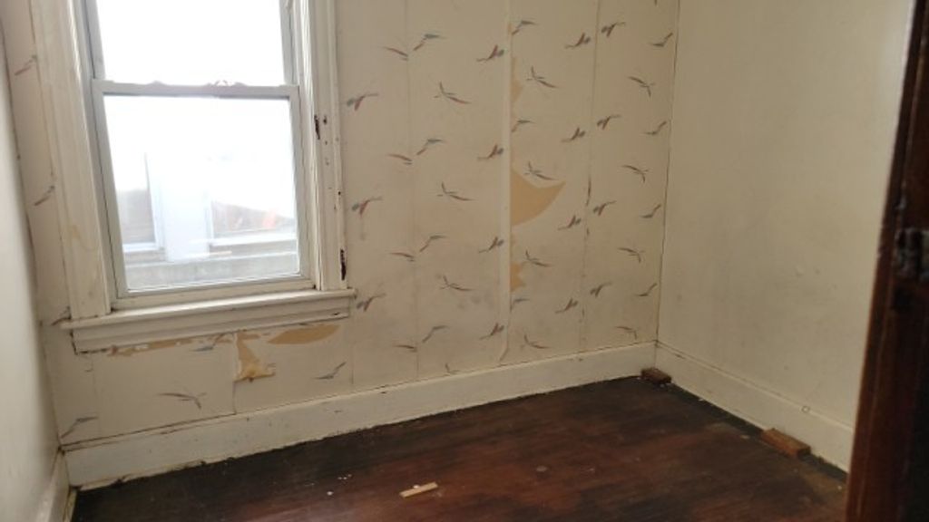 Image 5 of property listing at 5751 S Carpenter Street, Chicago, IL 60621
