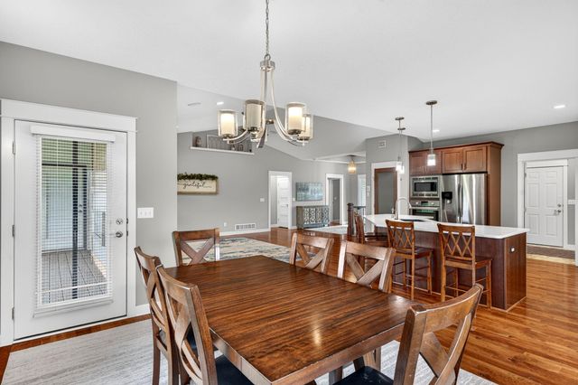 1936 Kerry Drive NE, Rochester, MN 55906