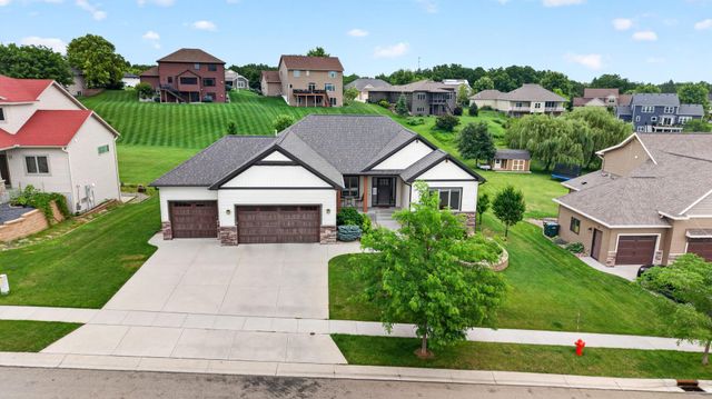 1936 Kerry Drive NE, Rochester, MN 55906