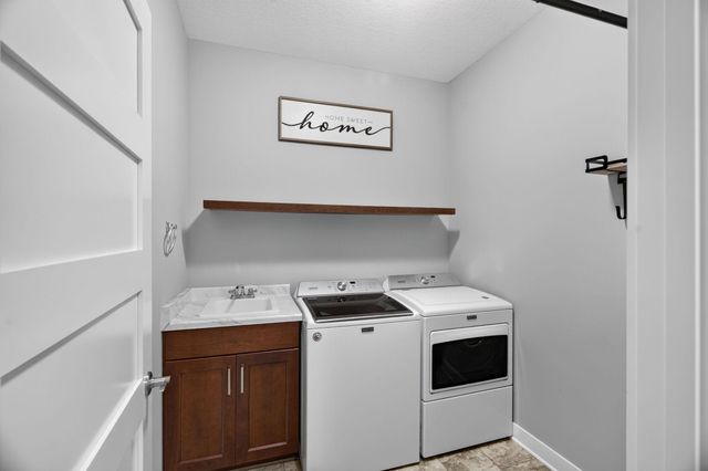 1936 Kerry Drive NE, Rochester, MN 55906