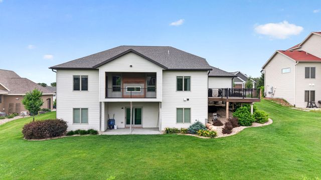 1936 Kerry Drive NE, Rochester, MN 55906