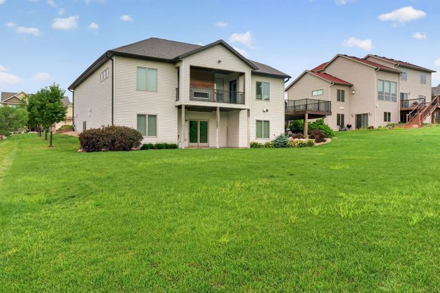 1936 Kerry Drive NE, Rochester, MN 55906