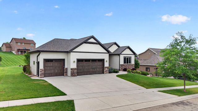 1936 Kerry Drive NE, Rochester, MN 55906