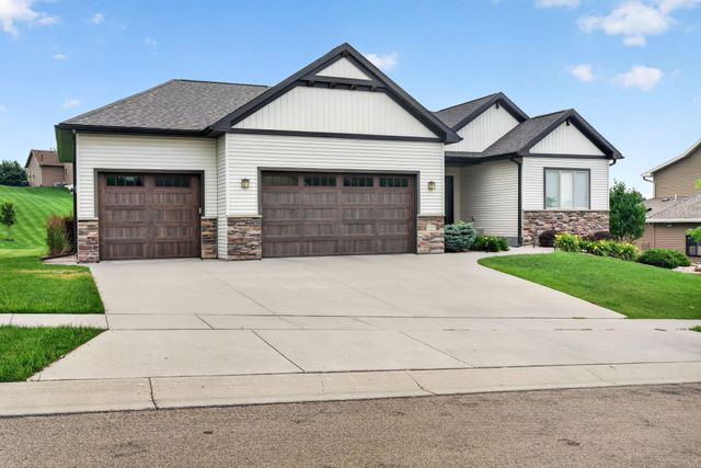 1936 Kerry Drive NE, Rochester, MN 55906