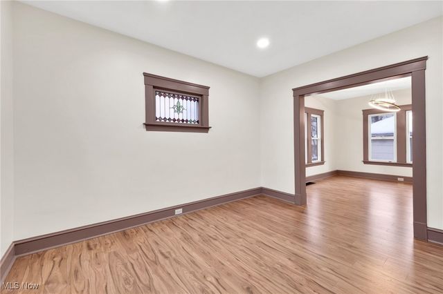 3887 W 21st Street, Cleveland, OH 44109