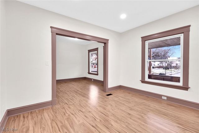 3887 W 21st Street, Cleveland, OH 44109