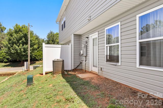 1455 Cypress Loop 33, Newton, NC 28658