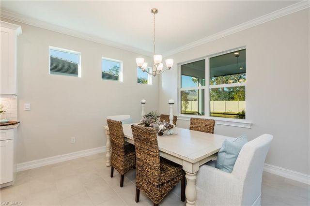 267 Tamarindo LN, Naples, FL 34114