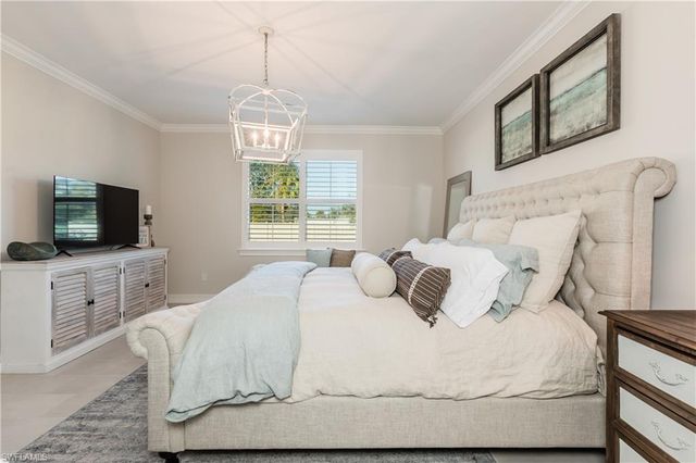 267 Tamarindo LN, Naples, FL 34114