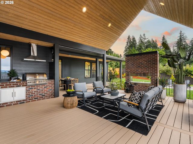 16083 Kaylyn Dr, Oregon City, OR 97045