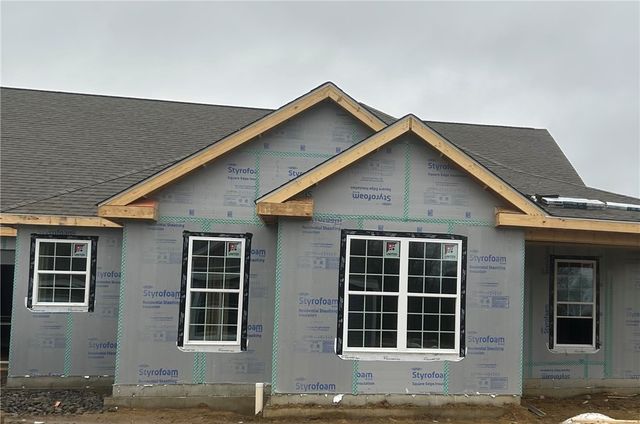 109 Independence Drive 108C, Jefferson Twp, PA 16023