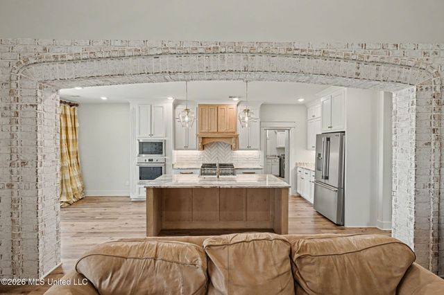 5090 Camp Crossing, Hernando, MS 38632