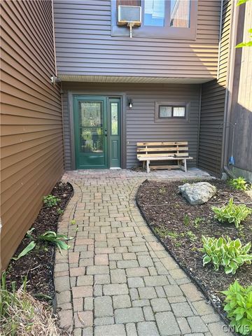 7 Jarvis Drive, Manlius, NY 13104