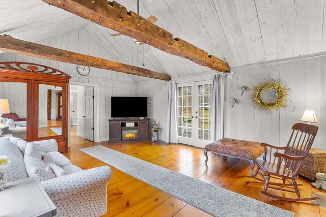 252 Clark Hill Rd, New Boston, NH 03070