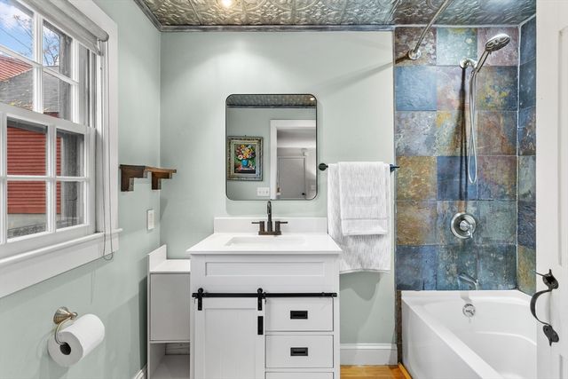 252 Clark Hill Rd, New Boston, NH 03070