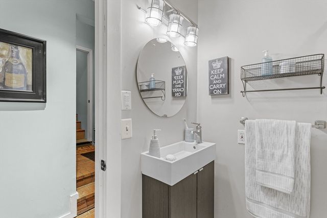 252 Clark Hill Rd, New Boston, NH 03070