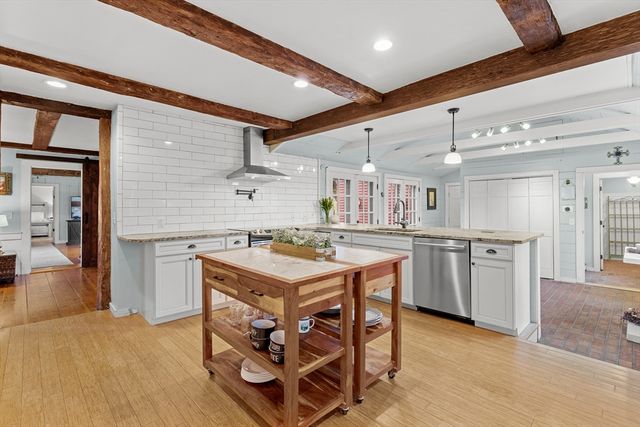 252 Clark Hill Rd, New Boston, NH 03070