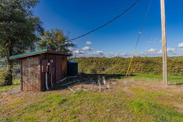 9515 Ham Luddy Rd, Mountain Ranch, CA 95246