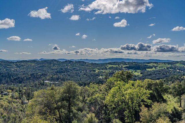 9515 Ham Luddy Rd, Mountain Ranch, CA 95246