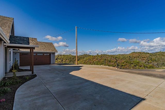 9515 Ham Luddy Rd, Mountain Ranch, CA 95246