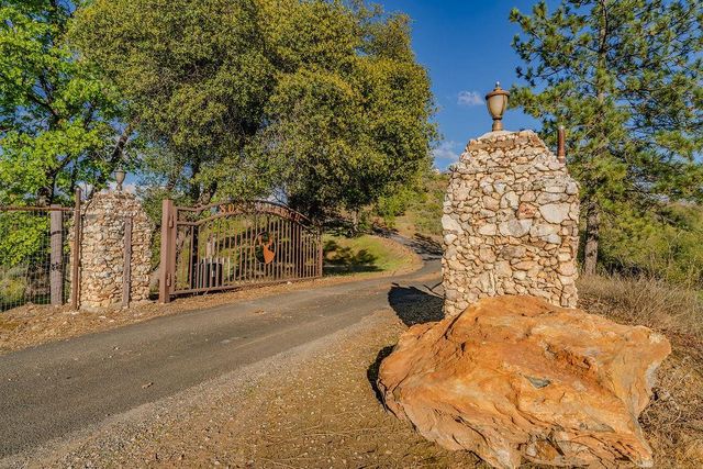 9515 Ham Luddy Rd, Mountain Ranch, CA 95246