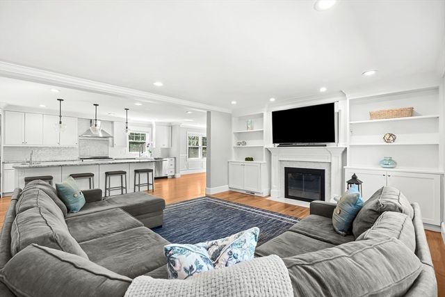 21 Willowdale Road, Winchester, MA 01890
