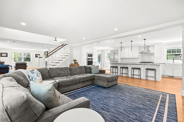21 Willowdale Road, Winchester, MA 01890