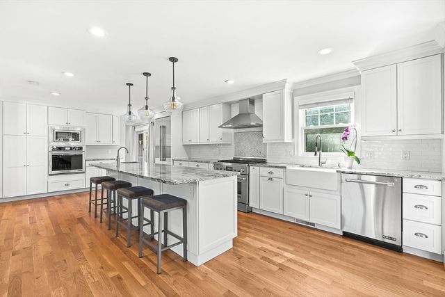 21 Willowdale Road, Winchester, MA 01890
