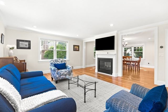 21 Willowdale Road, Winchester, MA 01890