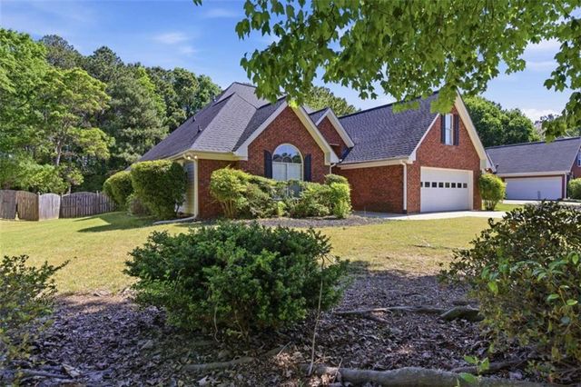 2820 Meadow Gate Way, Loganville, GA 30052