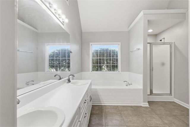 2820 Meadow Gate Way, Loganville, GA 30052