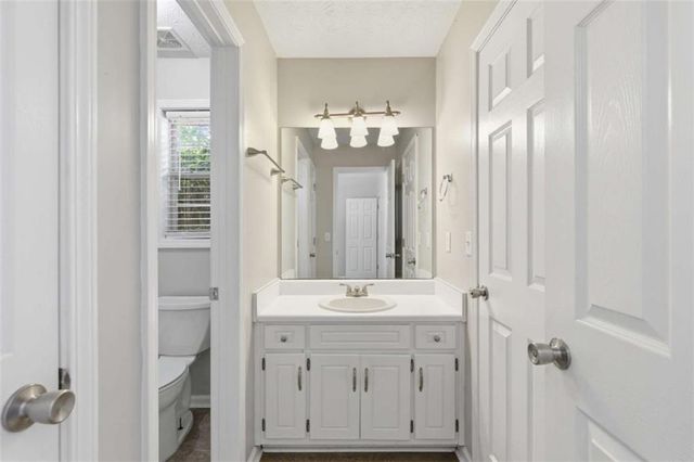 2820 Meadow Gate Way, Loganville, GA 30052