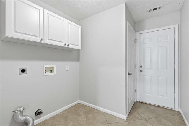 2820 Meadow Gate Way, Loganville, GA 30052