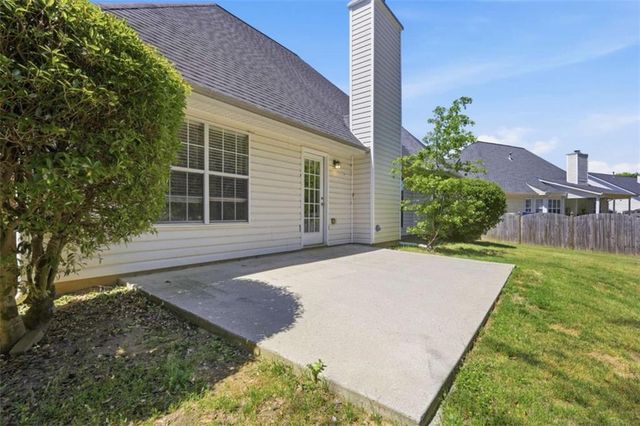 2820 Meadow Gate Way, Loganville, GA 30052