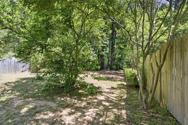 2820 Meadow Gate Way, Loganville, GA 30052