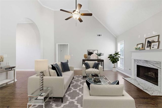 2820 Meadow Gate Way, Loganville, GA 30052