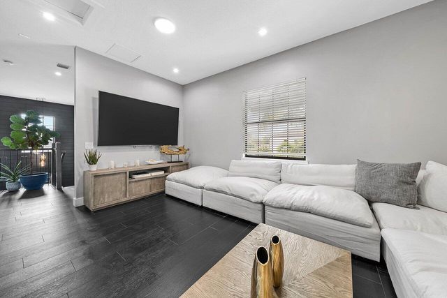 3019 Gin Berry Way, West Palm Beach, FL 33401