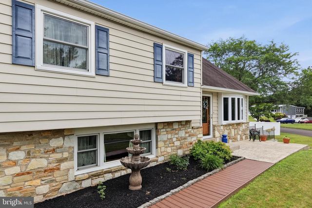 114 DOLLY LN, Chalfont, PA 18914