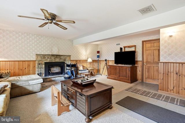 114 DOLLY LN, Chalfont, PA 18914
