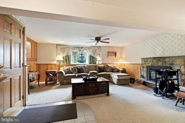 114 DOLLY LN, Chalfont, PA 18914