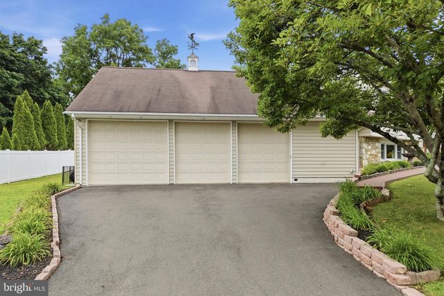 114 DOLLY LN, Chalfont, PA 18914
