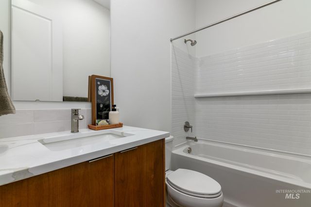 5641 W Milano Dr, Meridian, ID 83646