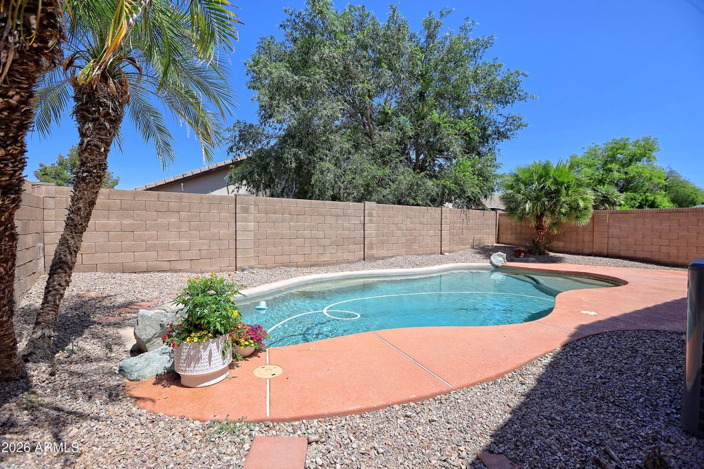 670 E KYLE Drive, Gilbert, AZ 85296 — photo 2