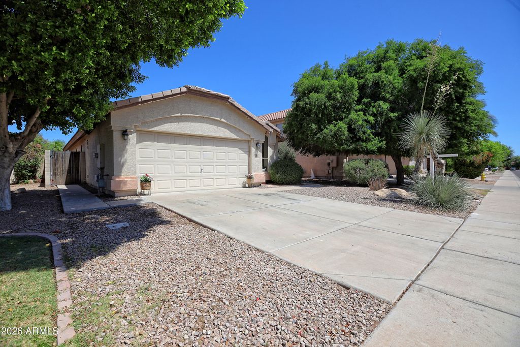 670 E KYLE Drive, Gilbert, AZ 85296 — photo 4
