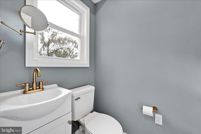 121 BEAVER RD, Harrisburg, PA 17112