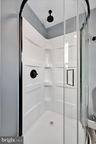 121 BEAVER RD, Harrisburg, PA 17112